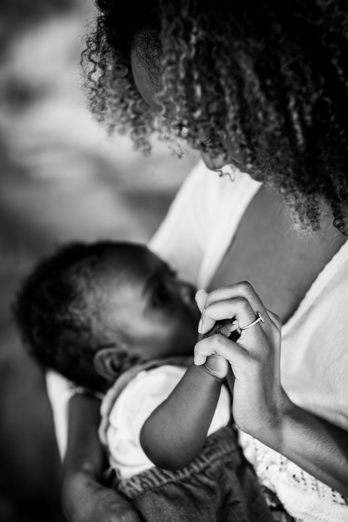 séance famille en Guadeloupe sur la plage