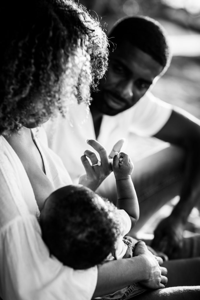 séance famille en Guadeloupe sur la plage