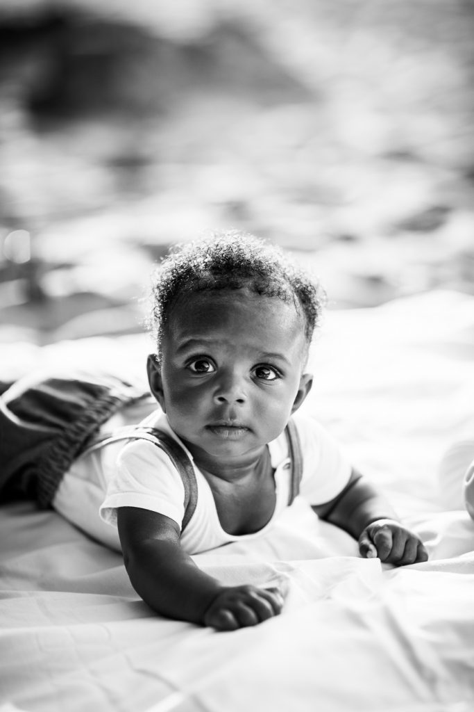 séance famille en Guadeloupe sur la plage