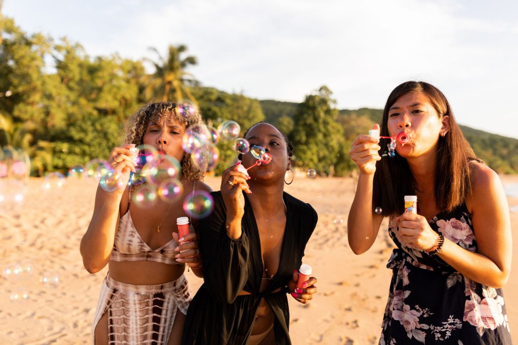 séance photo entre copines en Guadeloupe avec bulles