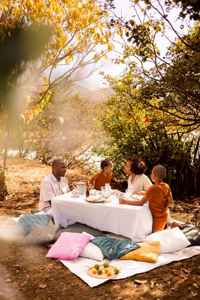 Brunch et séance photo en famille au bord de l'eau en Guadeloupe