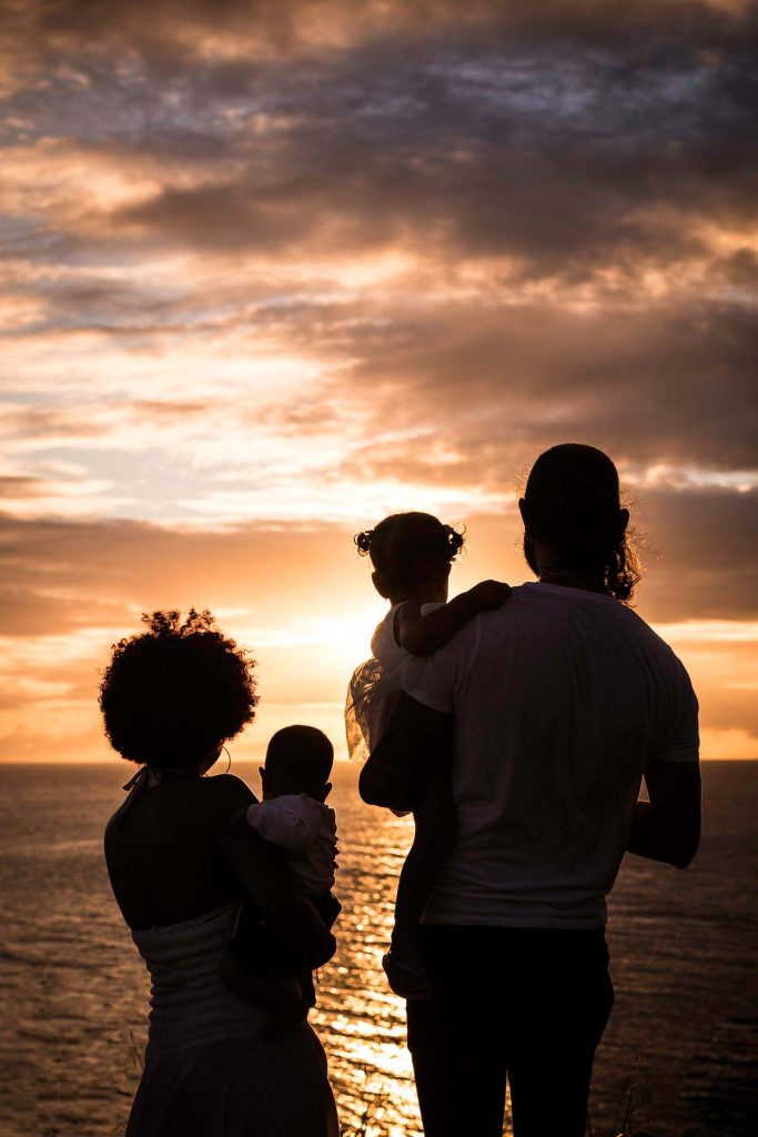 Famille au phare de Vieux-Fort en Guadeloupe