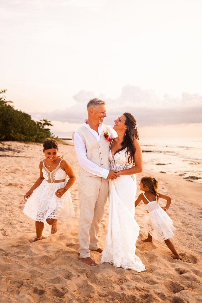 Mariage intimiste en Guadeloupe, séance photo sur la plage