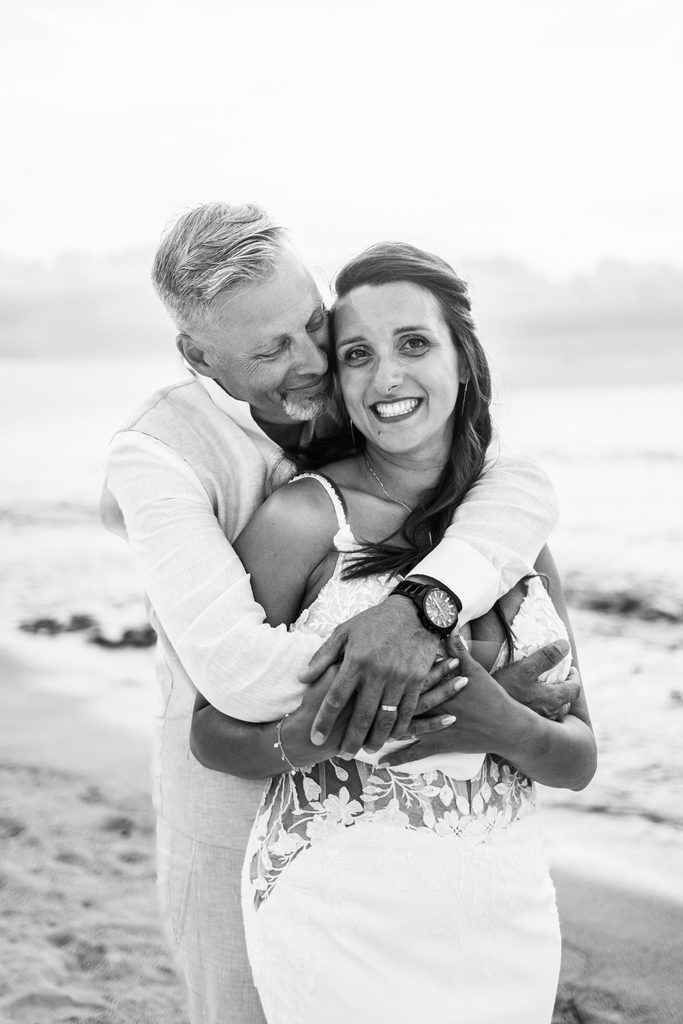 Mariage intimiste en Guadeloupe, séance photo sur la plage