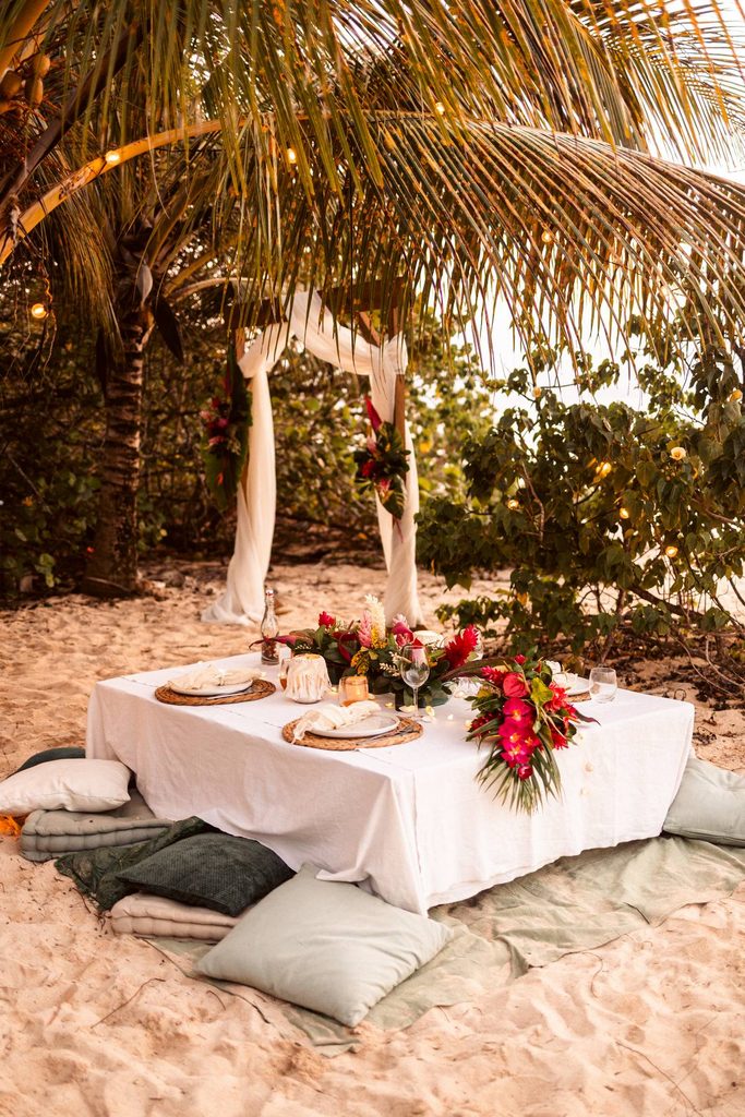 Mariage intimiste en Guadeloupe, séance photo sur la plage