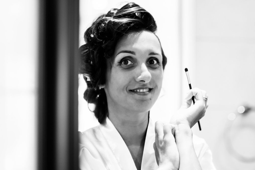 Préparatifs de mariage intimiste en Guadeloupe, maquillage mariée