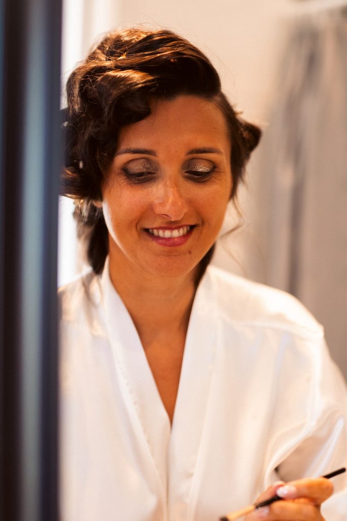 Préparatifs de mariage intimiste en Guadeloupe, maquillage mariée