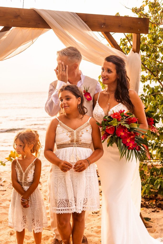 Mariage intimiste en Guadeloupe, cérémonie laïque sur la plage