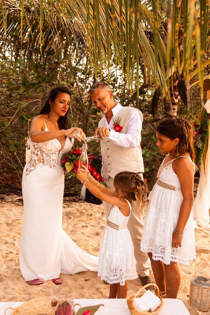 Mariage intimiste en Guadeloupe, cérémonie laïque sur la plage