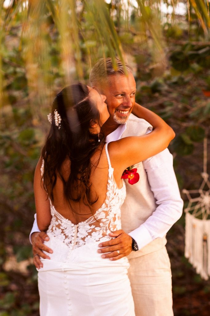 Mariage intimiste en Guadeloupe, cérémonie laïque sur la plage