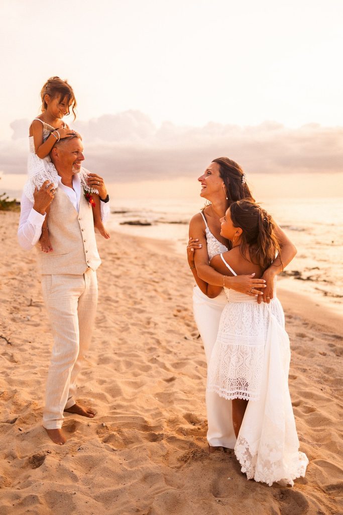 Mariage intimiste en Guadeloupe, séance photo sur la plage